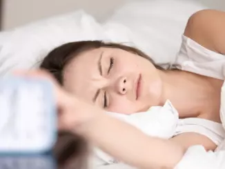 9 Penyebab Badan Lemas Saat Bangun Tidur Paling Sering